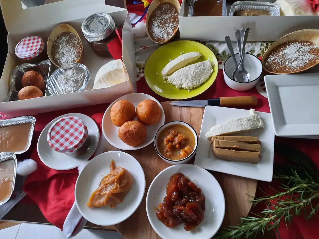 Colombiaanse lunchschotel vers opgemaakt
